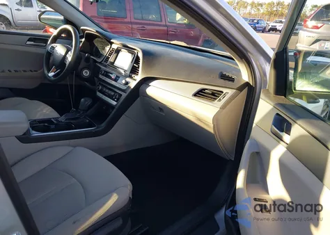 2019 Hyundai Sonata Se z USA, uszkodzony, nr VIN 5NPE24AF2KH790708